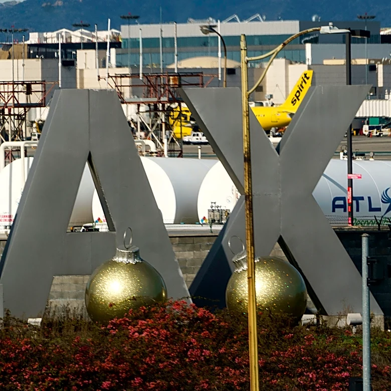 FAA investigates close call on LAX taxiway just weeks after LaGuardia runway crash