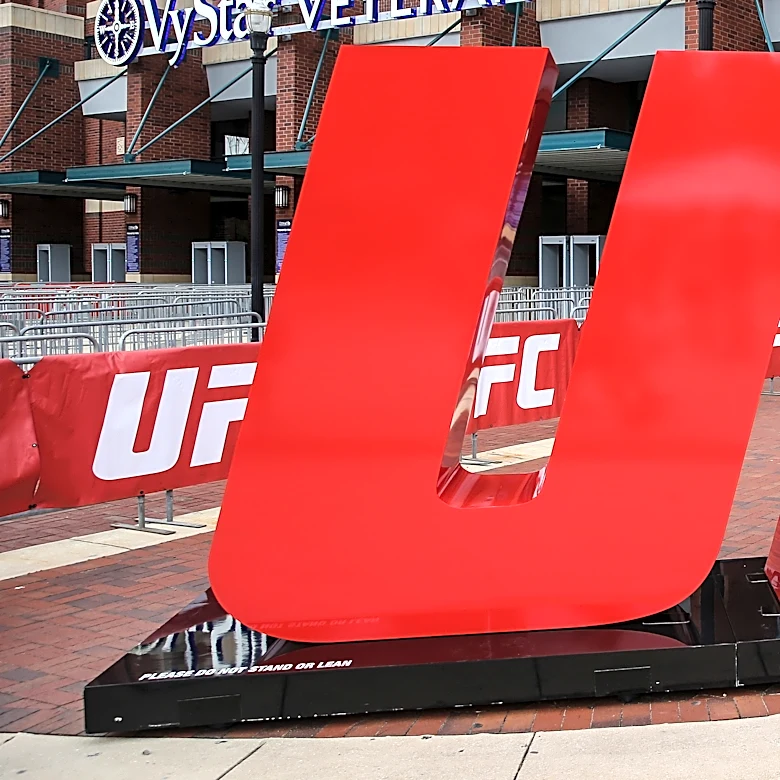 Carlos Ulberg ready to make his mark in light heavyweight division against Jiří Procházka at UFC 327