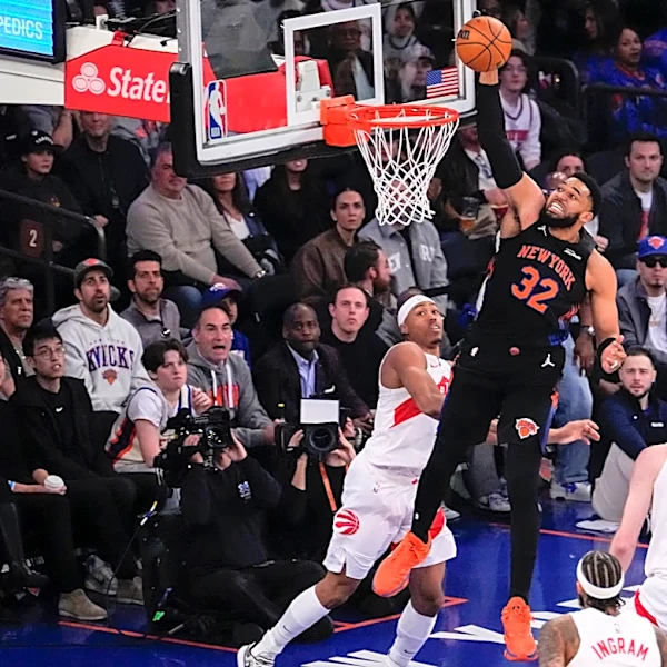 Knicks beat Raptors for 13th straight time and wrap up No. 3 seed in the Eastern Conference