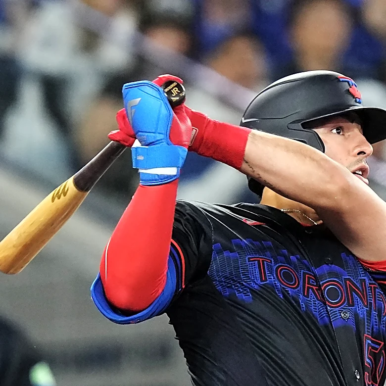 Valenzuela hits 1st MLB homer, Blue Jays set season high for runs in 10-4 victory over Twins