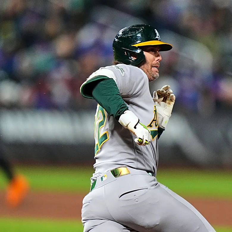 Jeff McNeil's emotional return to Citi Field includes 2 hits and a win