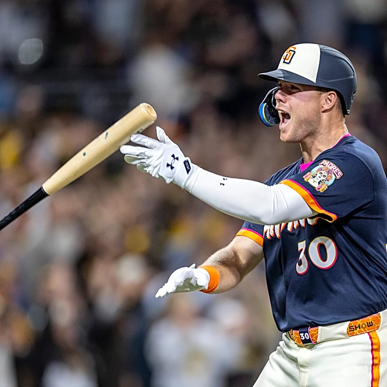 Sheets' 3-run homer in the 9th inning helps Padres beat the Rockies 5-2