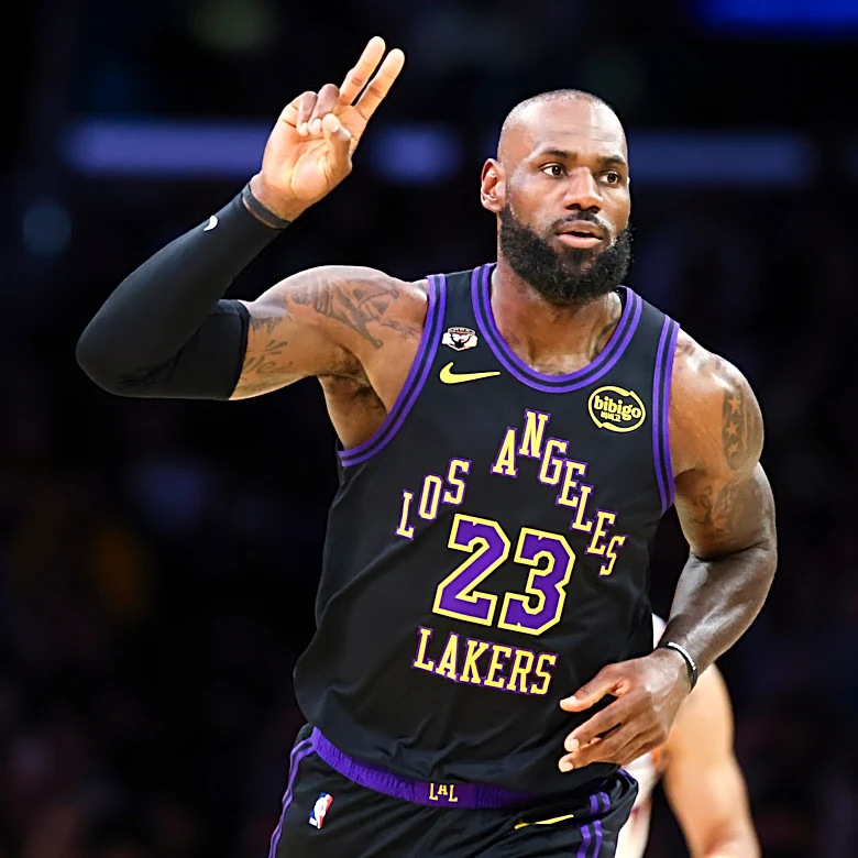 LeBron James scores 28, leads Lakers past Suns 101-73 to clinch home-court advantage in 1st round