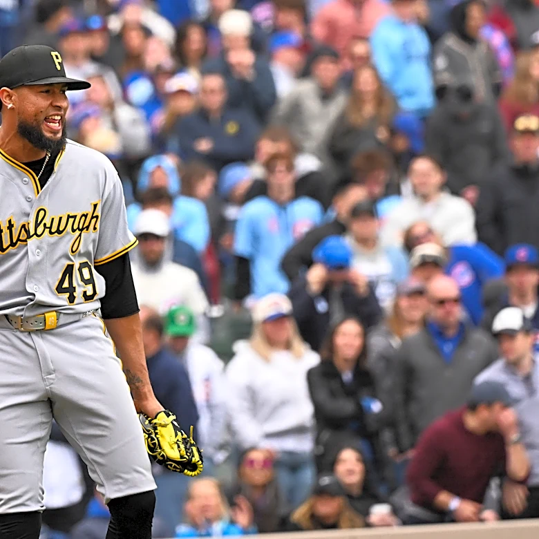 Ramírez escapes bases-loaded jams in 10th, 11th innings, NL Central-leading Pirates beat Cubs 4-3