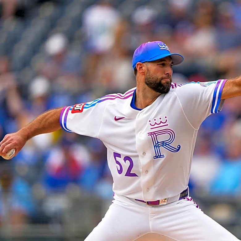 Royals beat White Sox 2-0 as Chicago's scoreless streak reaches 20 innings