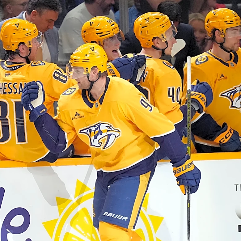 Stamkos leads Predators past Wild 2-1, locking Minnesota into the West’s third seed