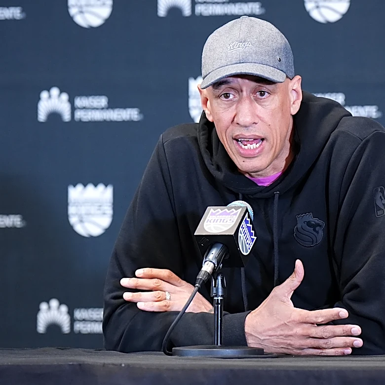 Kings will bring back coach Doug Christie for a second full season, AP source says