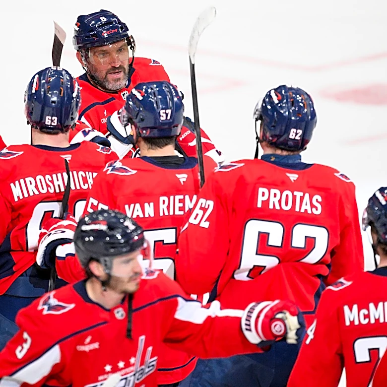 Ovechkin response to fans' request for 1 more year: 'I'll think about it'