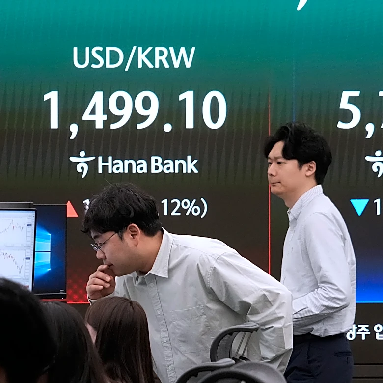 Oil prices resume their climb and Asian markets decline as US prepares for blockade of strait