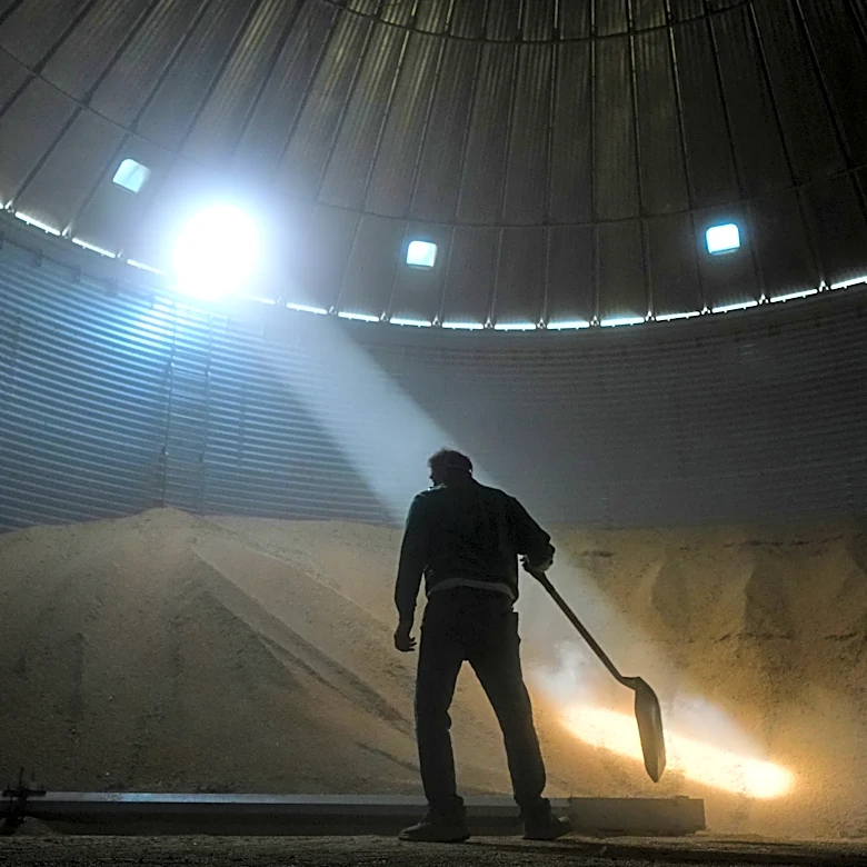 Already under financial pressure, Midwest soybean farmers are squeezed further by tariffs, Iran war