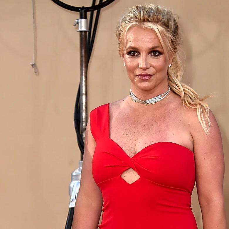 Britney Spears enters rehab after DUI arrest