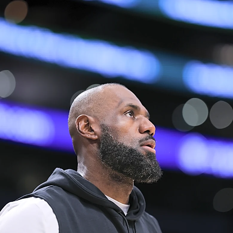 LeBron James must try to carry yet another team to playoff success with Lakers' Doncic, Reaves out