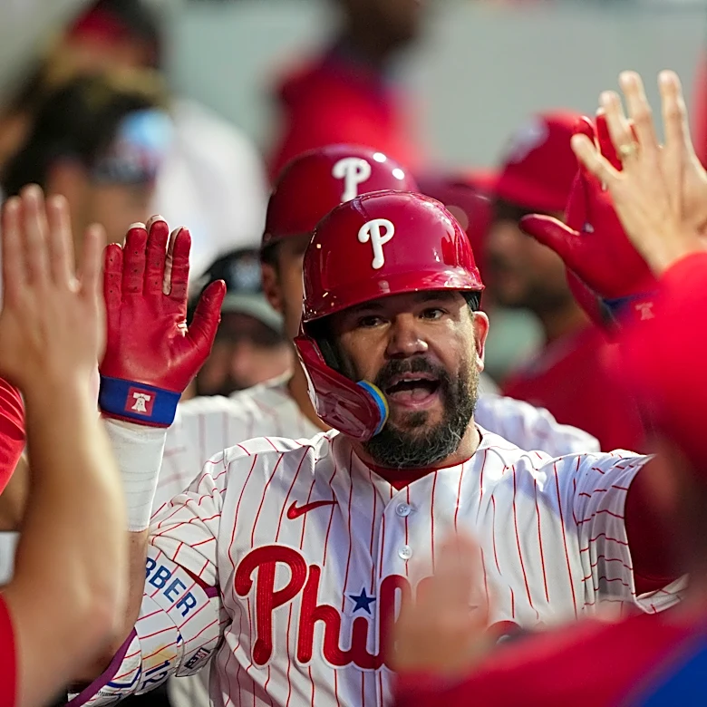 Schwarber homers twice, Sánchez pitches six strong innings to lead Phillies to rout of Cubs