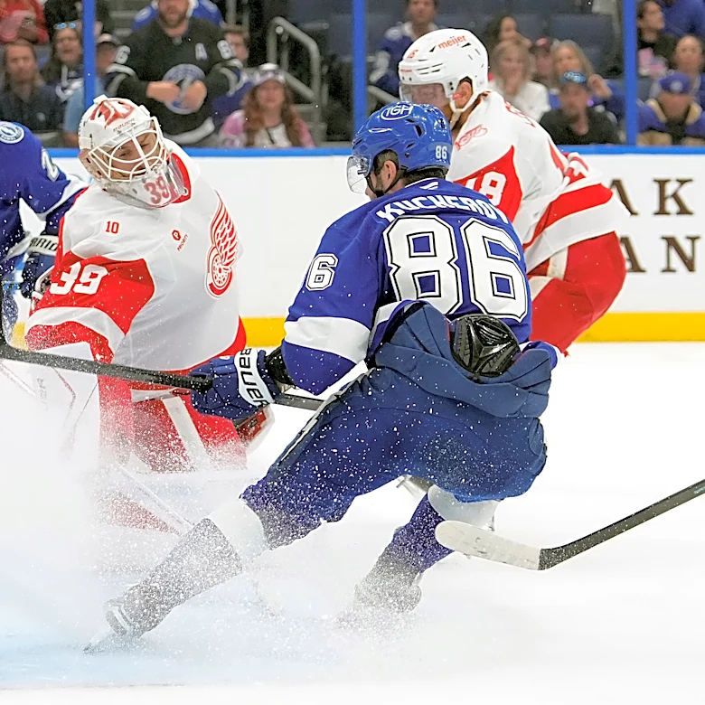 Nikita Kucherov scores 27 seconds into OT to give the Lightning a 4-3 victory against the Red Wings