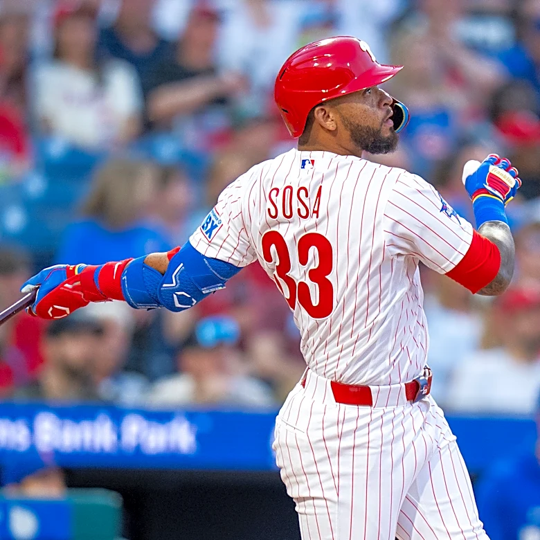 Kelly, Rea help lead the Cubs to a 10-4 comeback win over the Phillies