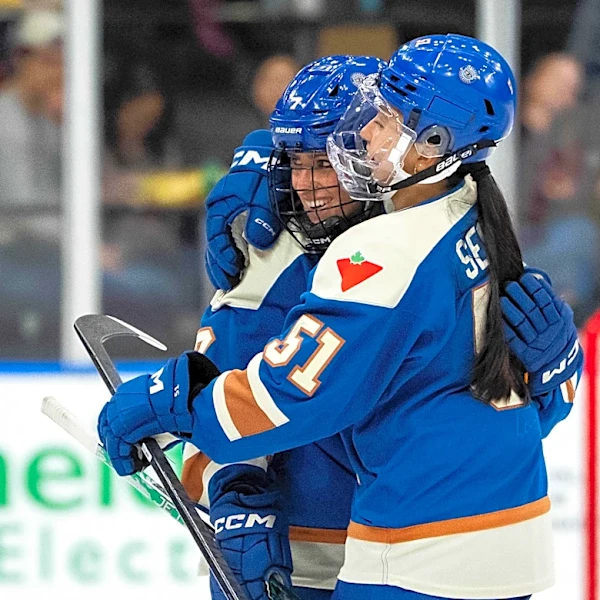 Goldeneyes keep slim playoff hopes alive with 4-1 win over Torrent