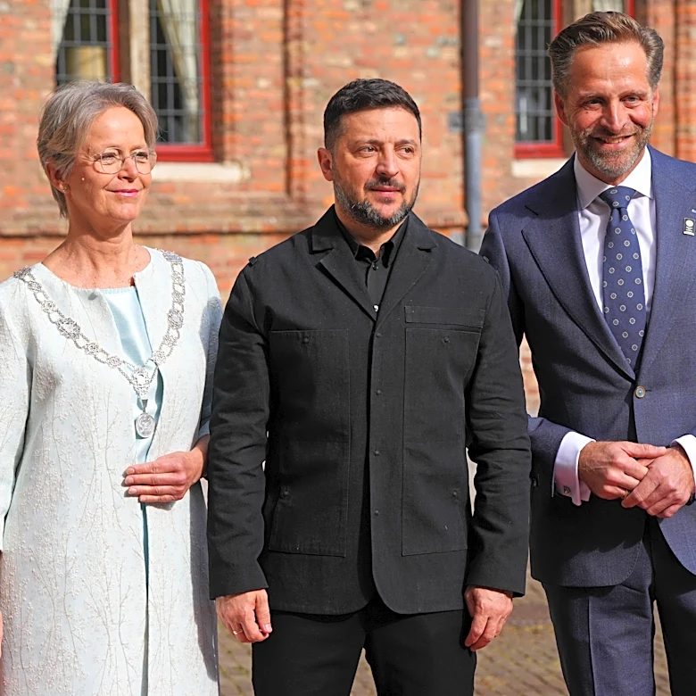 Zelenskyy receives international prize honoring his and Ukraine's courage and resilience