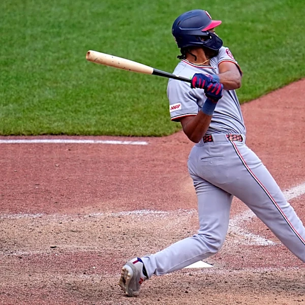 James Wood singles to score automatic runner in the 10th, Nationals beat Pirates 8-7