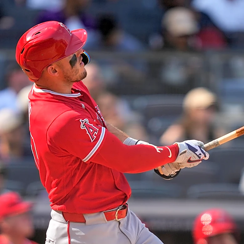 Mike Trout crushes another Yankee Stadium homer, his fifth in four games