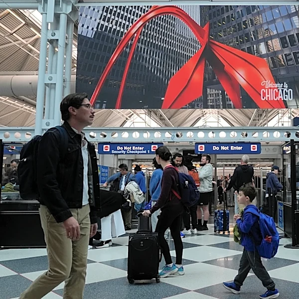 Federal officials order flight cuts at Chicago O'Hare to reduce airport delays