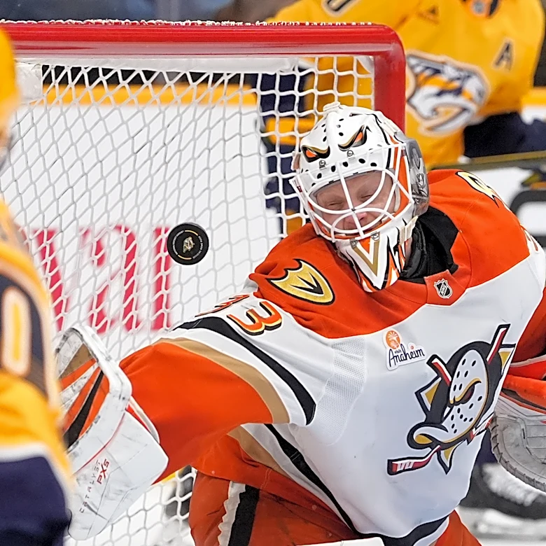 Terry's late power-play goal lifts Ducks past Preds 5-4, clearing up Anaheim's playoff path