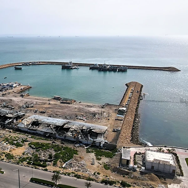 Macron and Starmer hold international summit on reopening the Strait of Hormuz