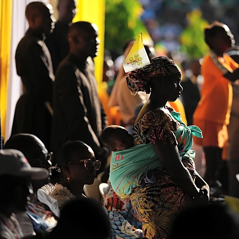 Pope urges Africa's youth to resist dual temptations of migration and corruption in Cameroon