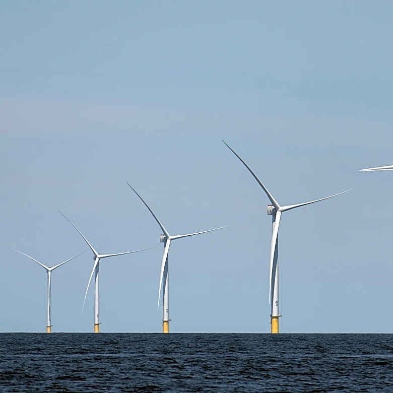 Judge orders turbine manufacturer to stick with Massachusetts offshore wind farm project