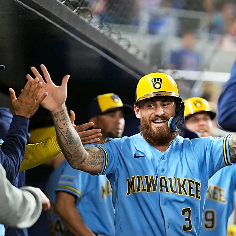 Milwaukee's Mitchell doubles in the 10th in 7-5 win over Miami