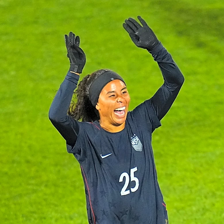 Kennedy Wesley scores 1st international goal and adds assist as USWNT beats Japan 3-0