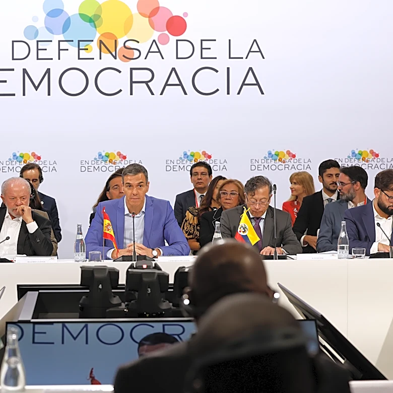 Progressive leaders rally in Barcelona to defend the traditional liberal order