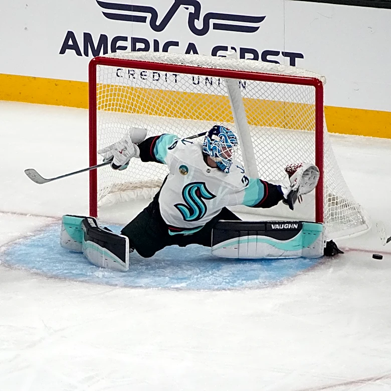 Golden Knights and Mammoth surge into 1st-round meeting as the NHL playoffs reset the stakes