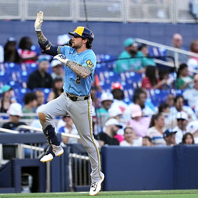 Turang hits 2-run homer and stretches on-base streak to 18 games as Brewers beat Marlins 5-2