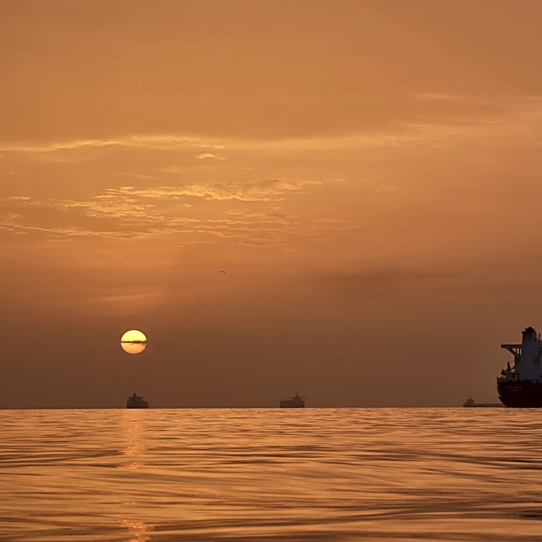 Iran doubles down on closing the Strait of Hormuz as the ceasefire inches toward expiration