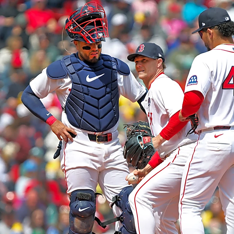Red Sox right-hander Sonny Gray leaves game against Tigers because of hamstring tightness