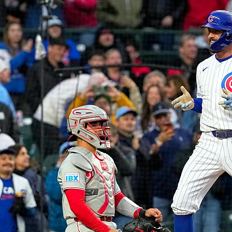 Rea and Swanson help the Cubs beat the slumping Phillies 5-1 for their 6th straight win
