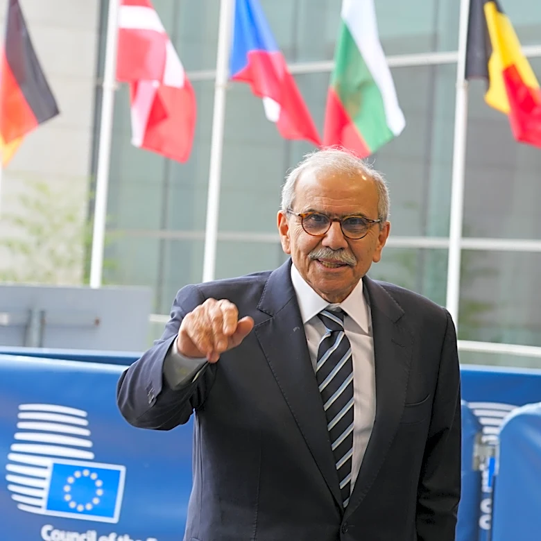 Macron to press Lebanon ceasefire and sovereignty in Paris talks