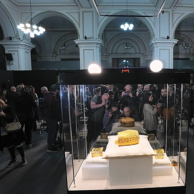 Priceless 2,500-year-old golden helmet returned to Romania after Dutch museum raid