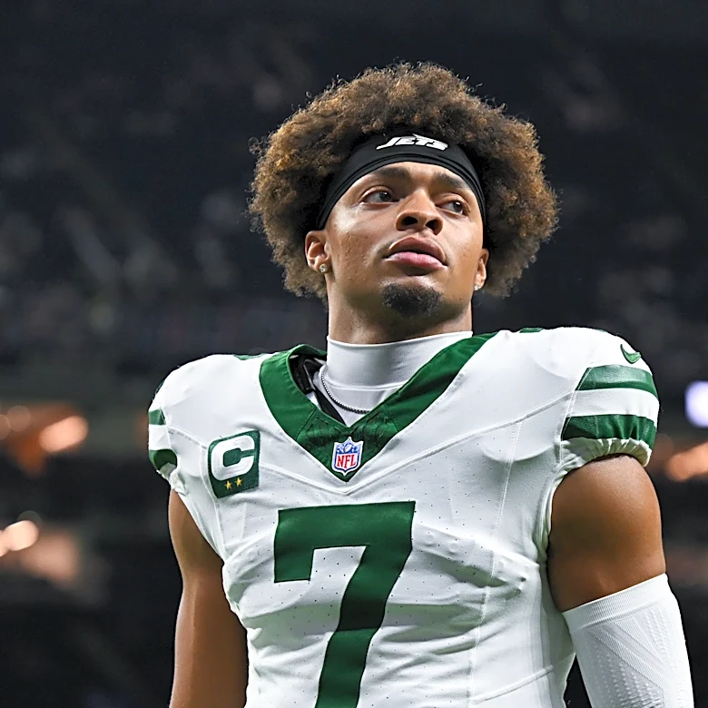 Justin Fields embraces a fresh start with the Chiefs as Patrick Mahomes rehabs from knee surgery