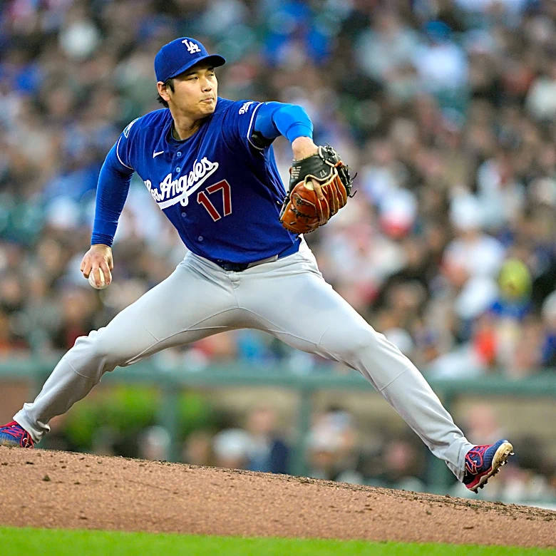 Bailey breaks up scoreless game with 3-run homer in 7th after Ohtani leaves, Giants win 3-0