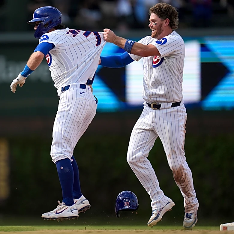 Swanson's hit in 10th gives Cubs 8-7 victory that extends both win streak and Phillies' skid to 9