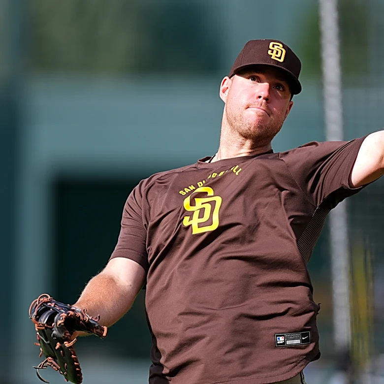 Sheets celebrates 30th birthday with go-ahead 3-run HR as Padres rally to beat Rockies 10-8