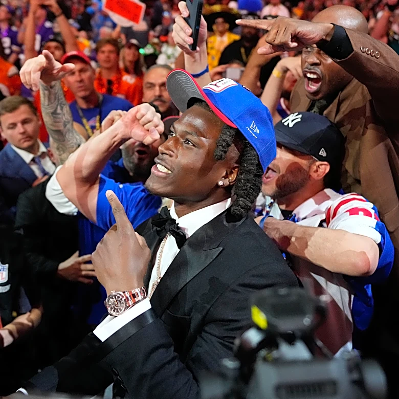 Giants select Arvell Reese and Francis Mauigoa with 5th and 10th picks in the NFL draft