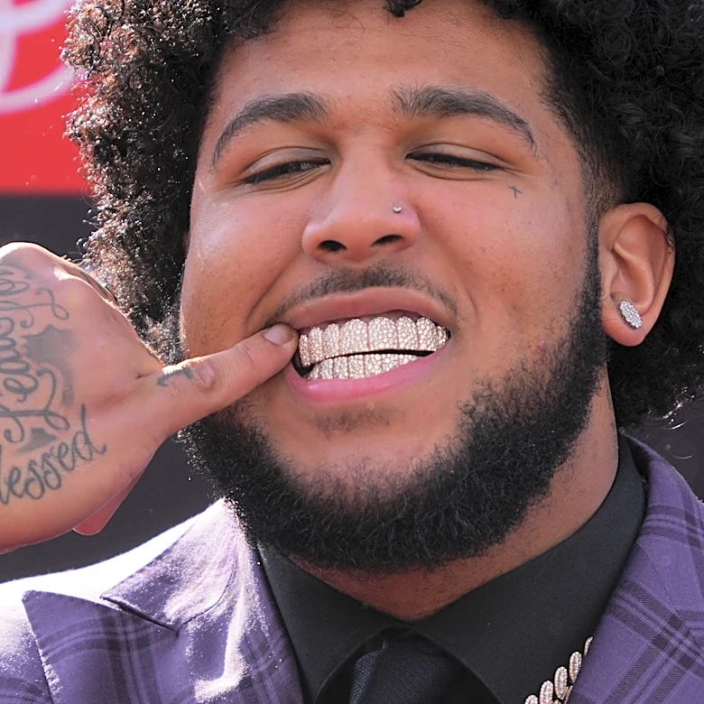 Rebuilding Dolphins select Alabama offensive lineman Kadyn Proctor with the 12th pick in NFL draft