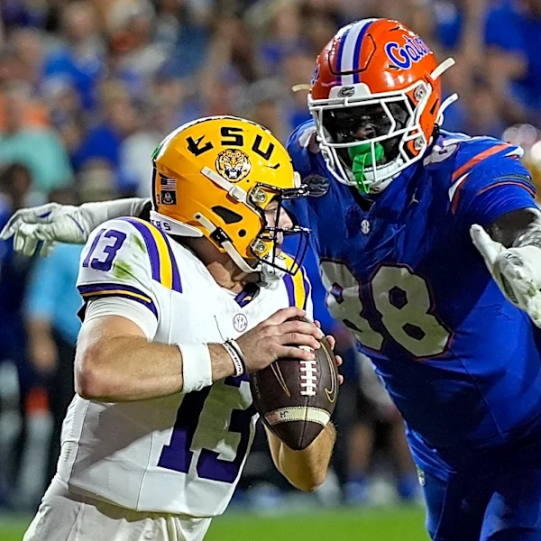 Vikings use first-round pick on Florida DT Caleb Banks, who broke his foot before the combine