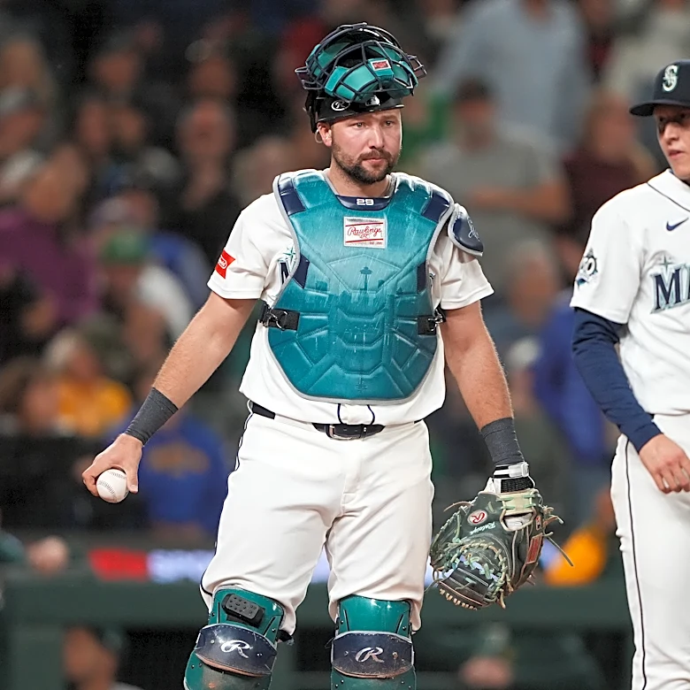 Mariners trade right-hander Casey Legumina to Rays for minor league righty Ty Cummings