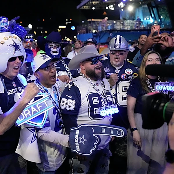 Cowboys acquire LB Dee Winters in a trade that nets the 49ers a fifth-round pick in the NFL draft