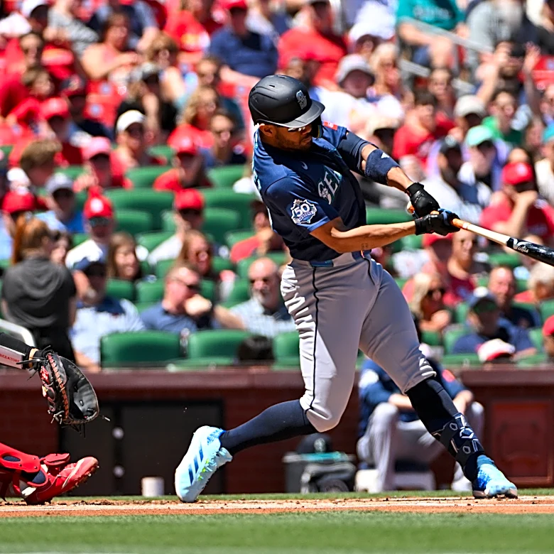 Mariners outlast Cardinals 11-9 in game that featured 8 home runs