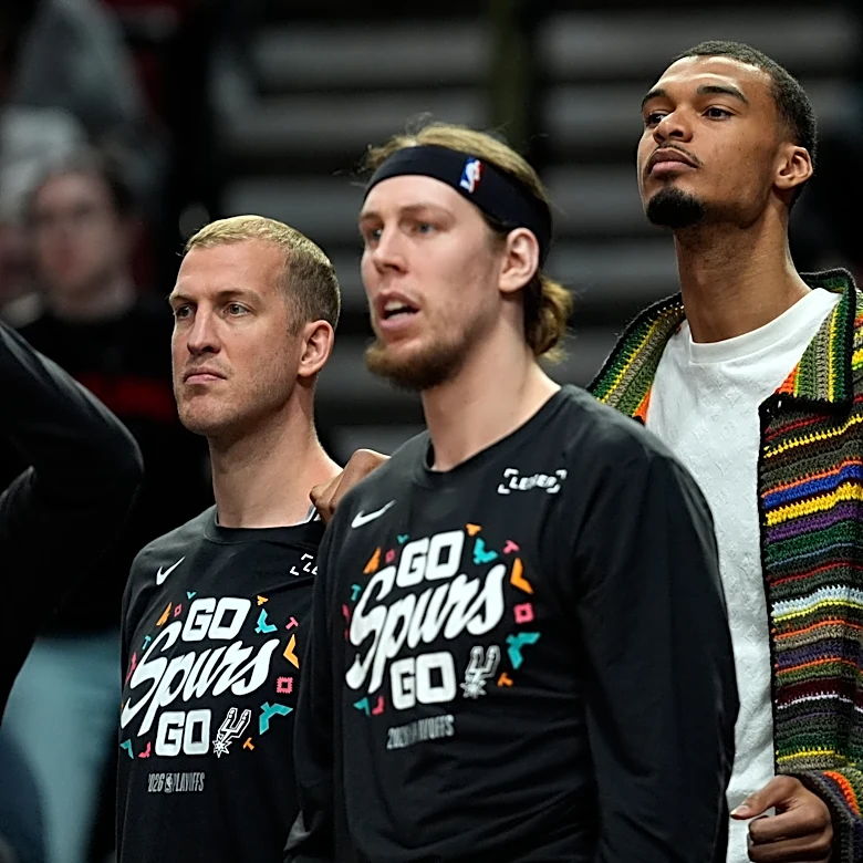 Sunday's NBA matchups: Spurs-Trail Blazers, Celtics-76ers, Lakers-Rockets, Cavaliers-Raptors