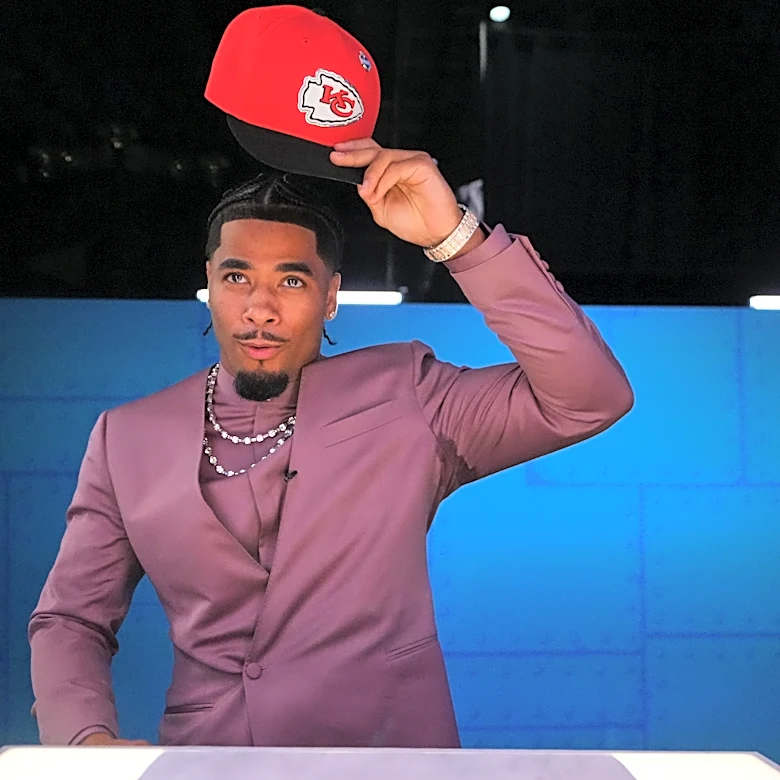 Chiefs shore up defense early in draft, give Patrick Mahomes some offensive help in later rounds